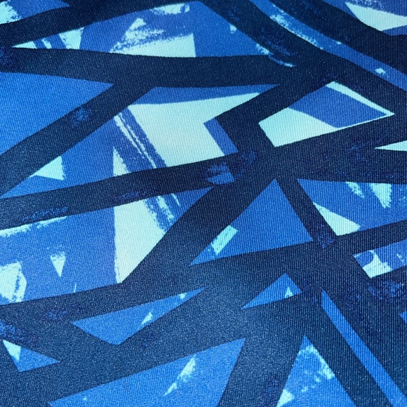 Girls Under Armour Capris L/XL - Picture 2 of 4